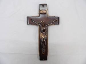 lot 575 image: Vintage Coppertone Cross,11 x 6 x.75