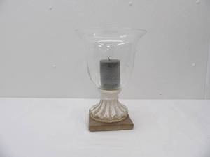 lot 579 image: Glass Hurricane Vase. 9.5 diameter by 13 tall