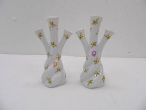 lot 582 image: Pair of Limoges France 3 Finger Vases. Hand-Painted Yellow Flower Motif