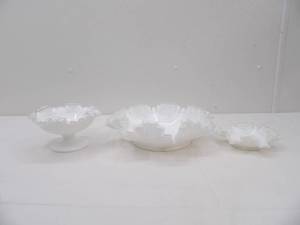 lot 595 image: Collection of Vintage Fenton Silver Crest Ruffled Milk Glass Bowls