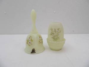 lot 596 image: Vintage Fenton Daisies on Custard Satin Glass Bell and Fairy Lamp