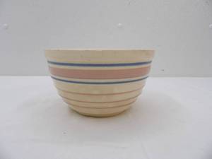 lot 602 image: Vintage Mccoy Yellowware Mixing Bowl