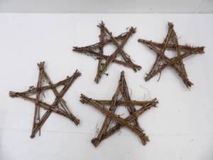 lot 604 image: 4ct Wicker Stars