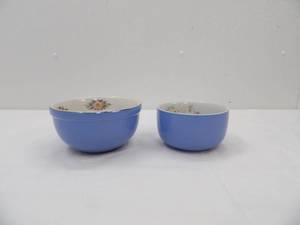 lot 613 image: Halls USA Kitchenware Mixing Bowls. Morning Glory
