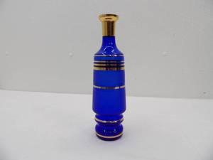 lot 619 image: Vintage Bohemian Cobalt Blue Glass Decanter with Gold Stripes