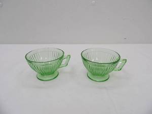 lot 643 image: Vintage Green Depression Glass Tea Cups
