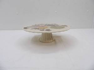 lot 644 image: Red Wing Tampico Cake Stand