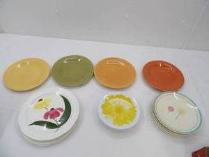 lot 646 image: Vintage Stetson Heritage Ware Plates, Hallmark Plates, Tag Dessert Plates and More