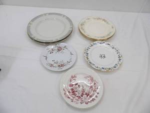 lot 647 image: AntiqueVintage Plates
