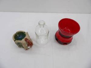 lot 650 image: Vintage Ceramic Elephant Ashtray, 7 Pyrex Jug, Tealight Potpourri Melter