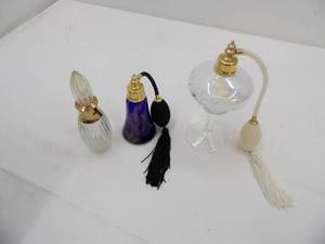 lot 653 image: VintageAntique Perfume Bottles