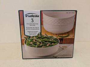 lot 42 image: NEW IRUDEAU PORCELAIN SERVING BOWL SET 3PK.