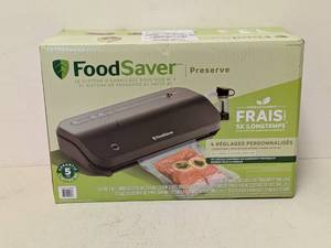 lot 44 image: NEW FOOD SAVER VACUUM SEALING SYSTEM
