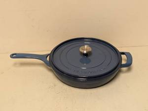 lot 47 image: TRAMONTINA ENAMELED CAST IRON SKILLET WITH LID