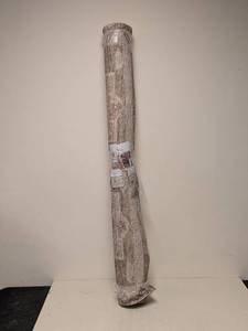 lot 140 image: NEW THRESHOLD AREA RUG (5x7) TAN AND ROSE BORDER