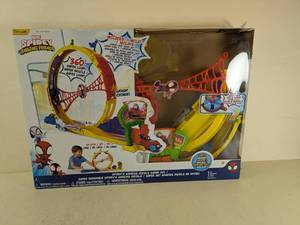 lot 193 image: MARVEL SPIDEY AMAZING FRIENDS METAL SUPER SET