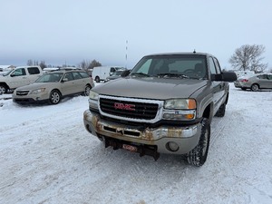 lot 9 image: 2003 GMC Sierra 2500