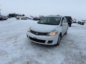 lot 7 image: 2011 Nissan Versa