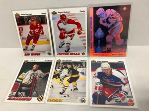 lot 32 image: 1992 Upper Deck Hockey Stars