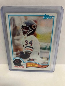 lot 70 image: 1982 Topps Walter Payton