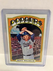lot 122 image: 1972 Topps Hoyt Wilhelm