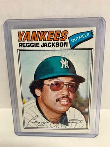 lot 156 image: 1977 Topps Reggie Jackson