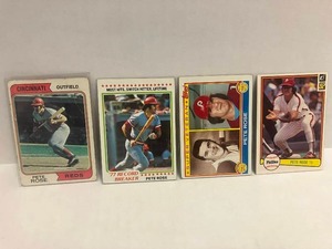 lot 207 image: Pete Rose Vintage Cards