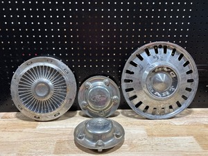 lot 4 image: Vintage Hubcaps