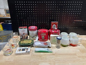 lot 5 image: Vintage Misc. Items