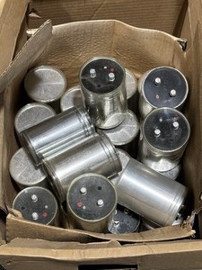 lot 32 image: Large Can Aluminum Electrolytic Capacitors