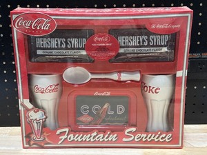 lot 42 image: Vintage Coca Cola Fountain Service Gift Set