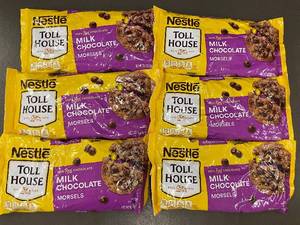lot 141 image: Trol - Milk Chocolate Morsels - Nestl Toll House - 6 Bags (11.5 oz each)