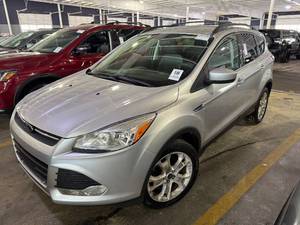 lot 14 image: 2013 Ford Escape SE 4x4