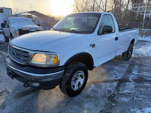 lot 17 image: 2002 Ford F-150 XL 4x4