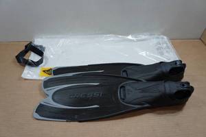 lot 65 image: Cressi Agua Fins - 39-40