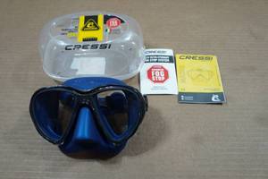 lot 75 image: Cressi Snorkel Mask