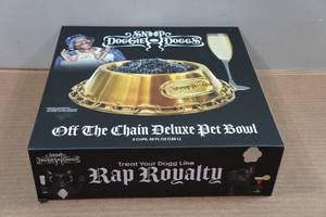 lot 90 image: Snoop Doggie Doggs Off the Chain Deluxe Pet Bowl