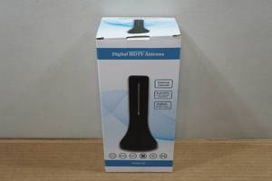 lot 100 image: Digital HDTV Antenna