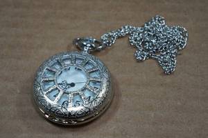 lot 108 image: Vintage Look Ladies Pocket Watch