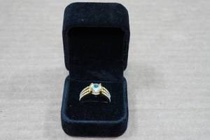 lot 113 image: Gold Tone Ladies Cubic Zirconia Ring