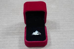 lot 114 image: Silver Tone Ladies Cubic Zirconia Ring