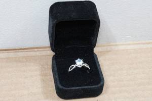 lot 115 image: Silver Tone Ladies Cubic Zirconia Ring