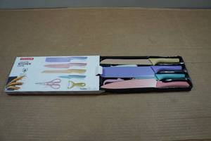 lot 147 image: Evryealth Corrugated Kitchen Knife Set