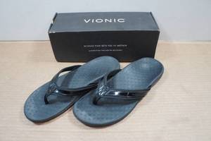 lot 156 image: Vionic Tide Slides - Womens 10