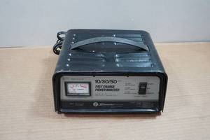 lot 160 image: Schumacher 503010 Amp Battery Charger
