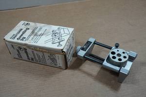 lot 172 image: Craftsman Dowelling Jig