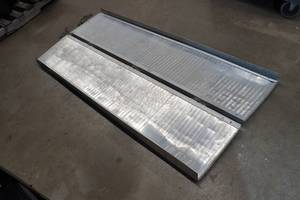 lot 194 image: HaulMaster Covertible Aluminum Loading Ramp