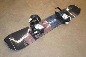 lot 198 image: Chamonix Snowboard with Bindings