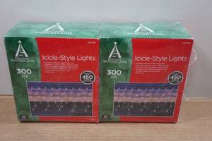 lot 14 image: Holiday Wonderland Icicle Style Lights