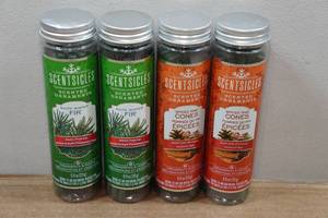 lot 15 image: Scentsicles Scented Ornaments